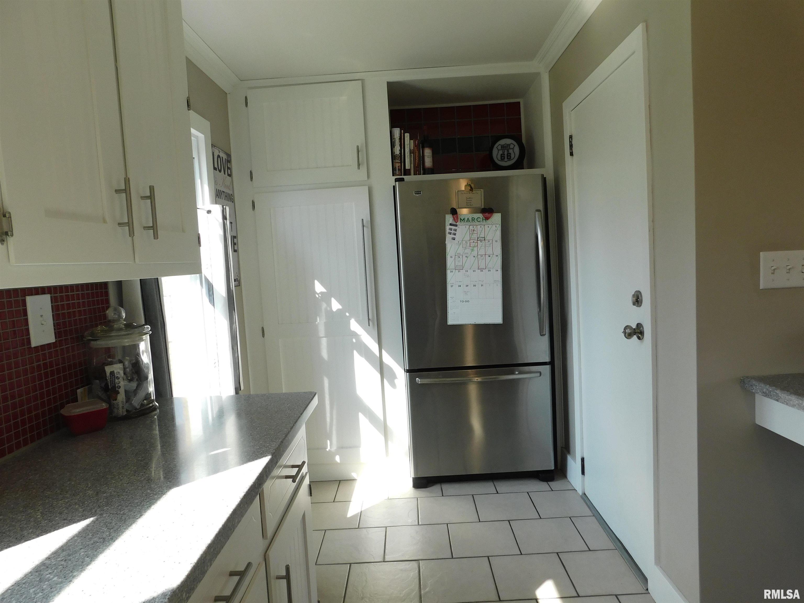 1115 Kern Road Washington, IL 61571 - Photo 13 of 32 Gallery Image 13