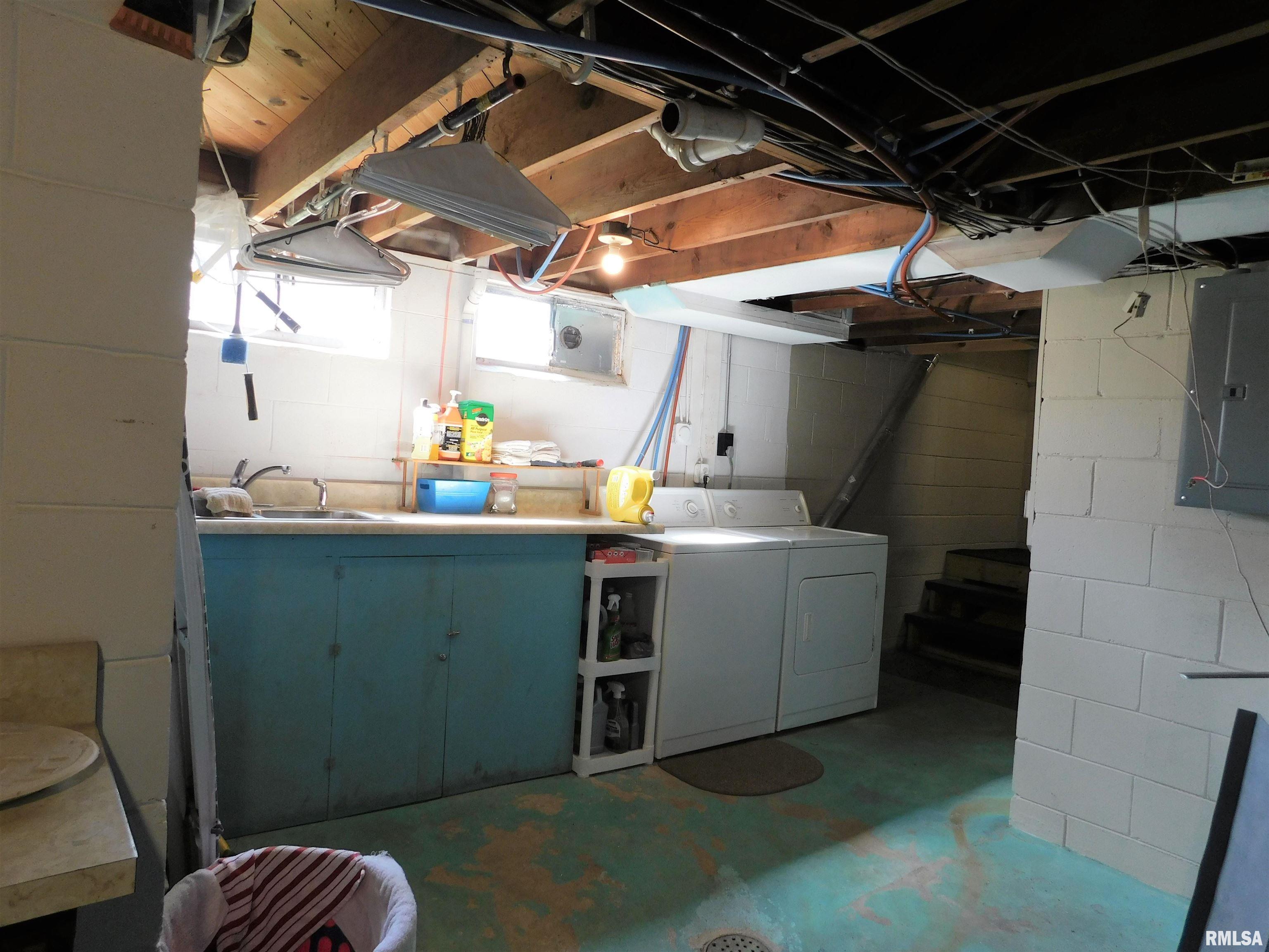 1115 Kern Road Washington, IL 61571 - Photo 21 of 32 Gallery Image 21