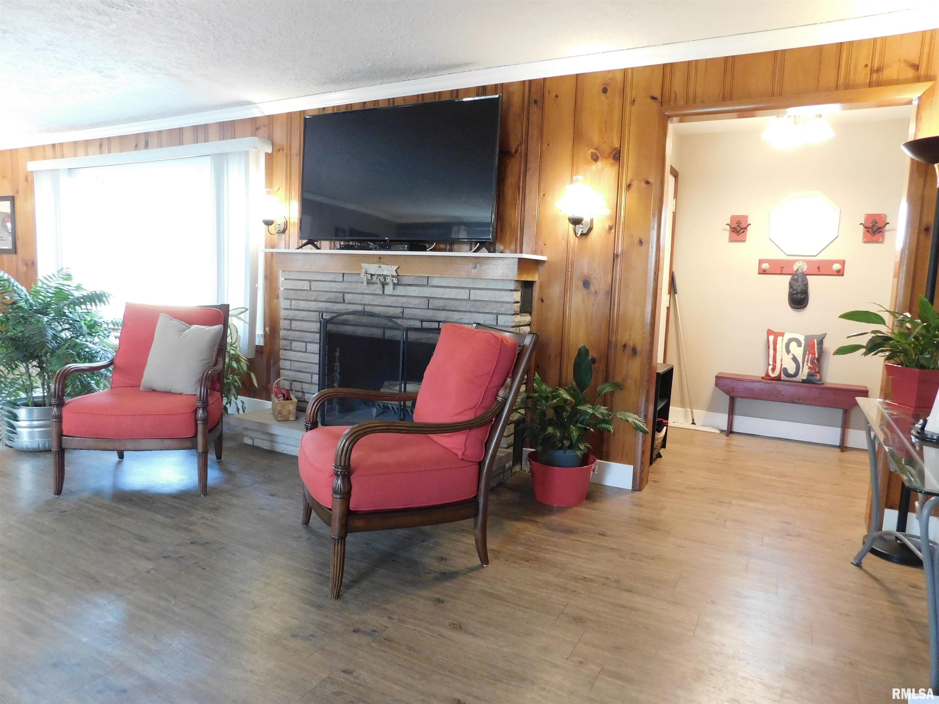 1115 Kern Road Washington, IL 61571 - Photo 6 of 32 Gallery Image 6