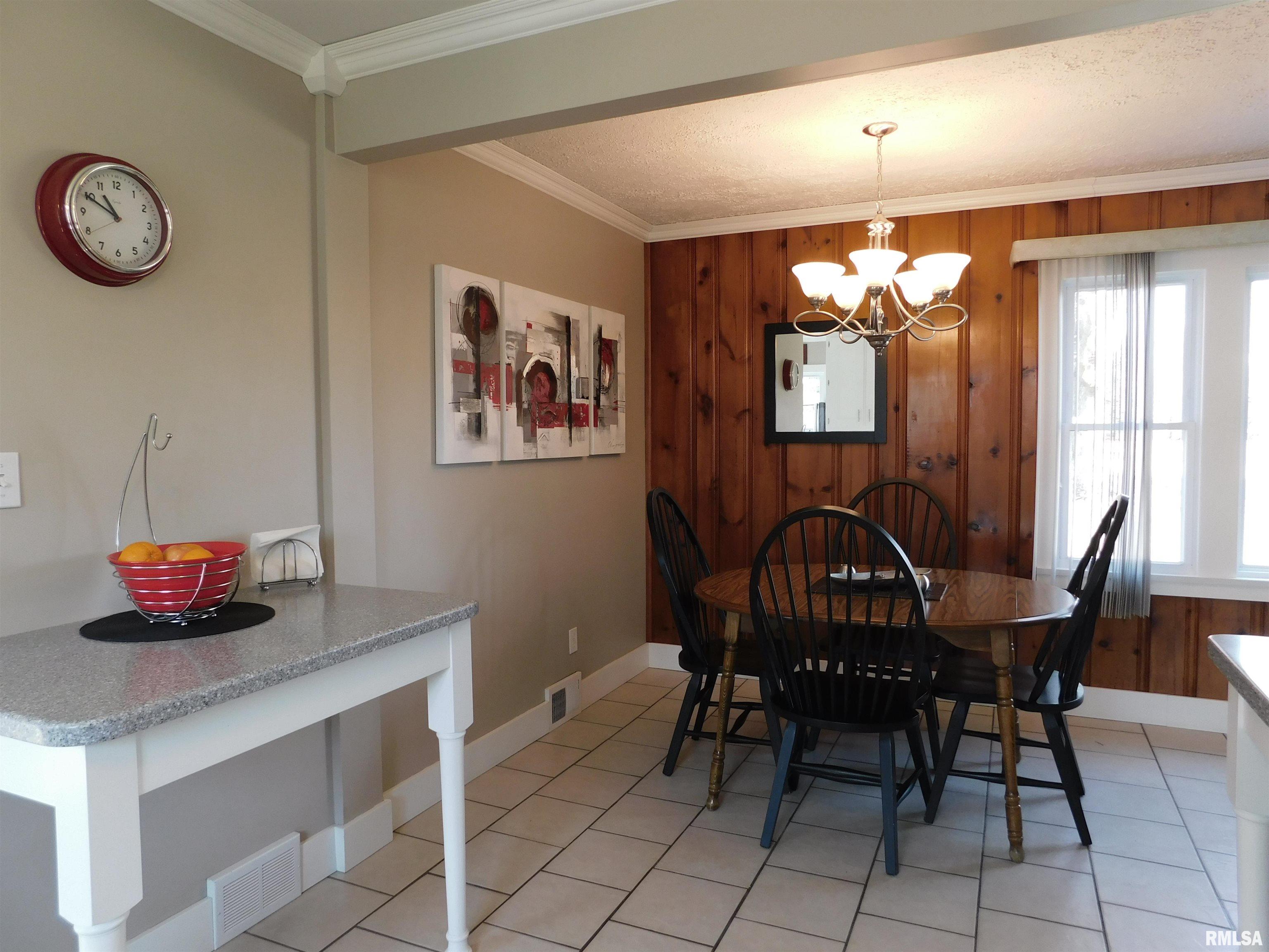1115 Kern Road Washington, IL 61571 - Photo 9 of 32 Gallery Image 9