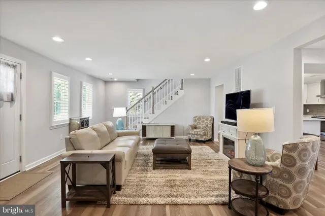 $3,500 | 408 Blue Ridge Avenue Northeast, Leesburg, VA 20176