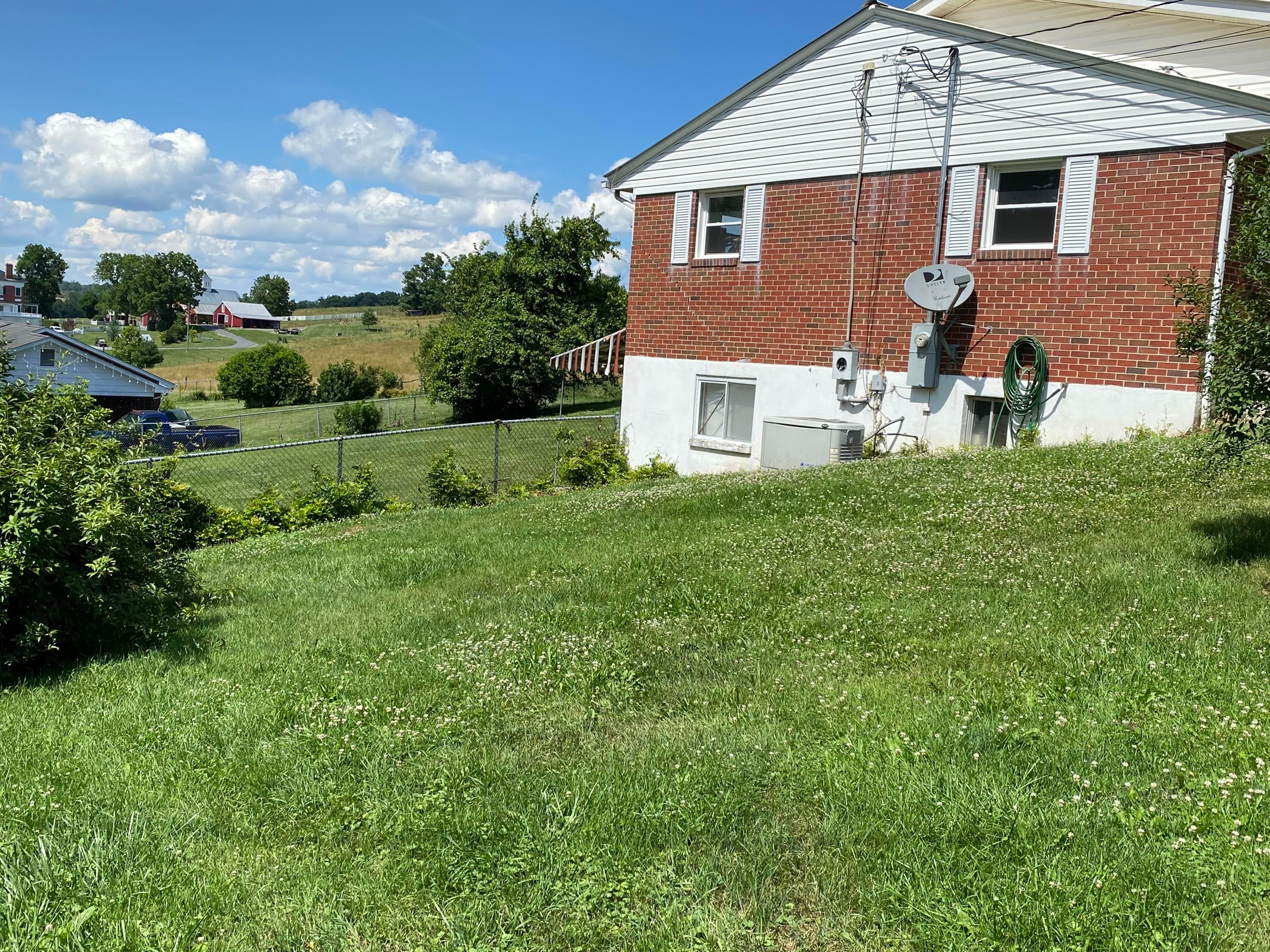 243 Green Hill Road Union, WV 24983 - Photo 5 of 34 Gallery Image 5