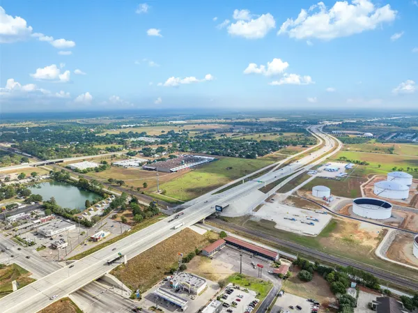 $8,000,000 | 233 Kersten Road, Sealy, TX 77474