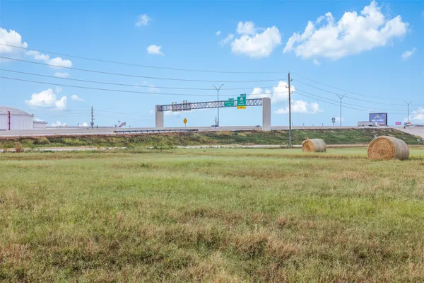 $8,000,000 | 233 Kersten Road, Sealy, TX 77474