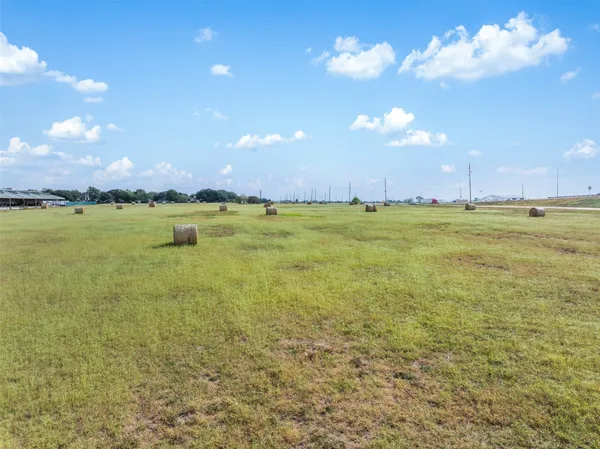 $8,000,000 | 233 Kersten Road, Sealy, TX 77474