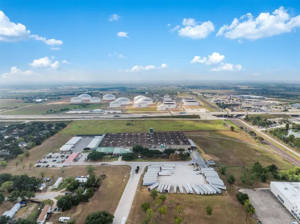 $8,000,000 | 233 Kersten Road, Sealy, TX 77474