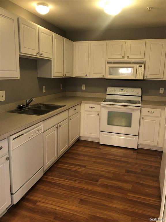 16942 Farmington Road, Unit 24 Livonia, MI 48154 - Photo 10 of 20