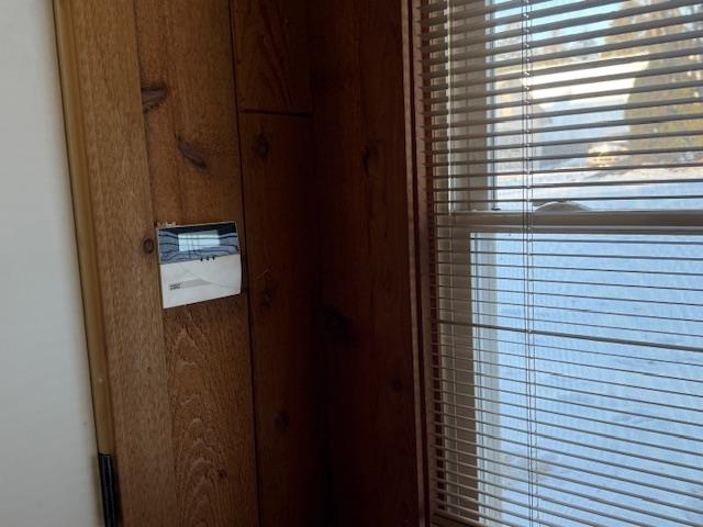 5382 Guilford Road Rockford, IL 61107 - Photo 30 of 66 a bathroom with a shower