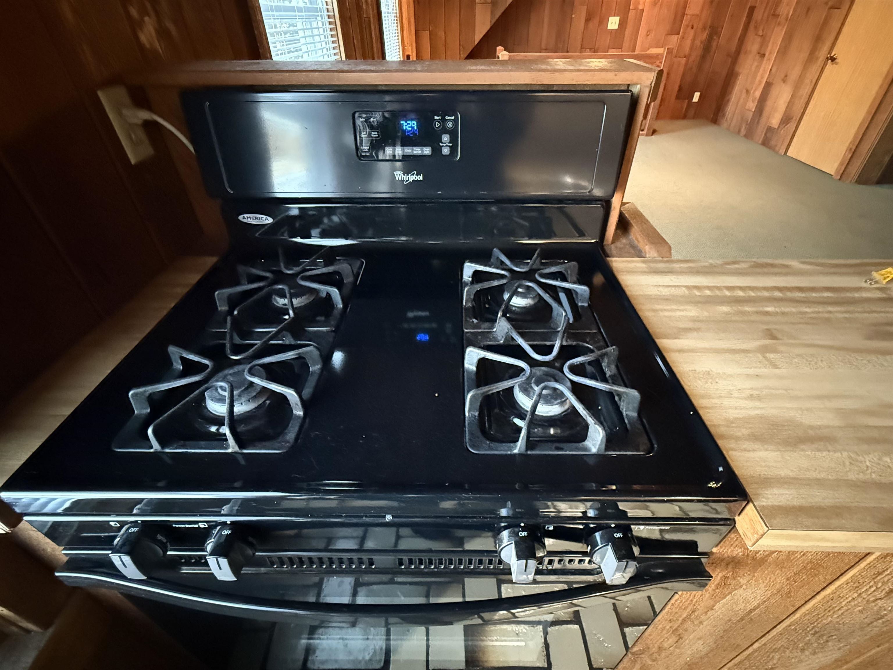 5382 Guilford Road Rockford, IL 61107 - Photo 31 of 66 a close up of the stove