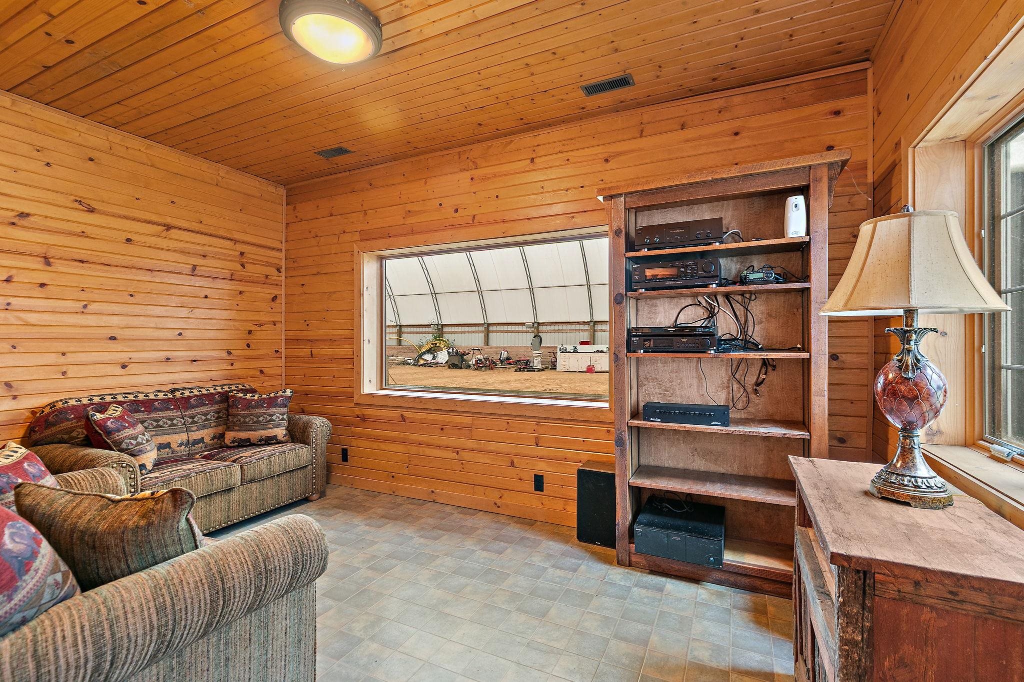 5382 Guilford Road Rockford, IL 61107 - Photo 44 of 72 a living room with furniture