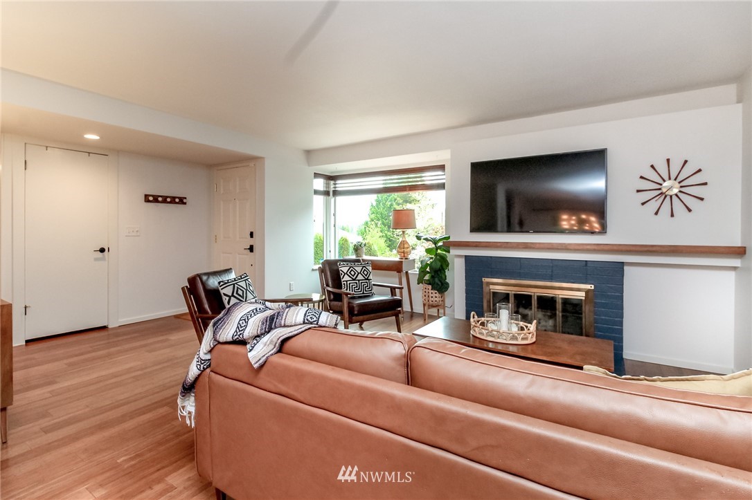 13821 Southeast 163rd Street Renton, WA 98058 - Photo 6 of 38 Gallery Image 6