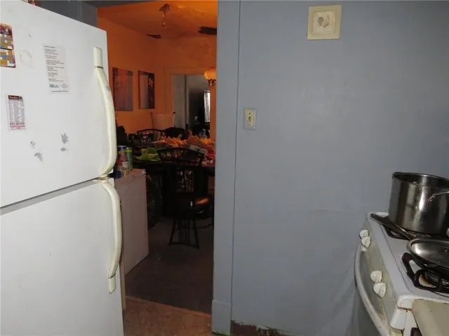 a room with a closet