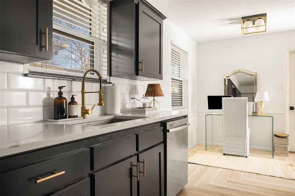 8026 Fall River Drive Dallas, TX 75228 - Photo 13 of 36