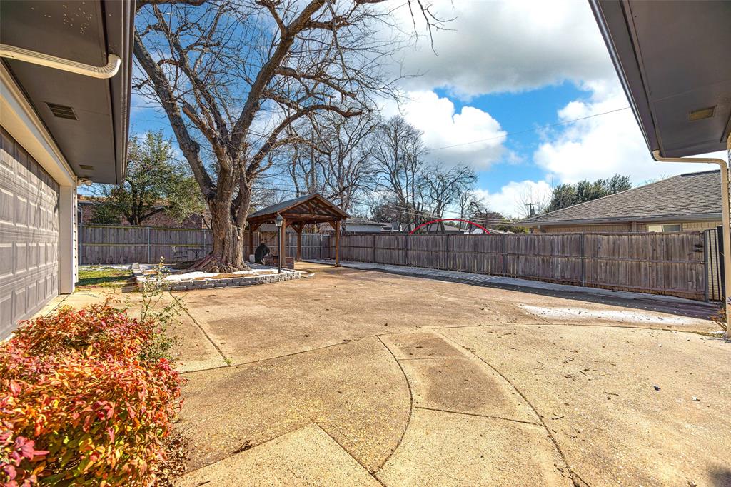 8026 Fall River Drive Dallas, TX 75228 - Photo 28 of 36