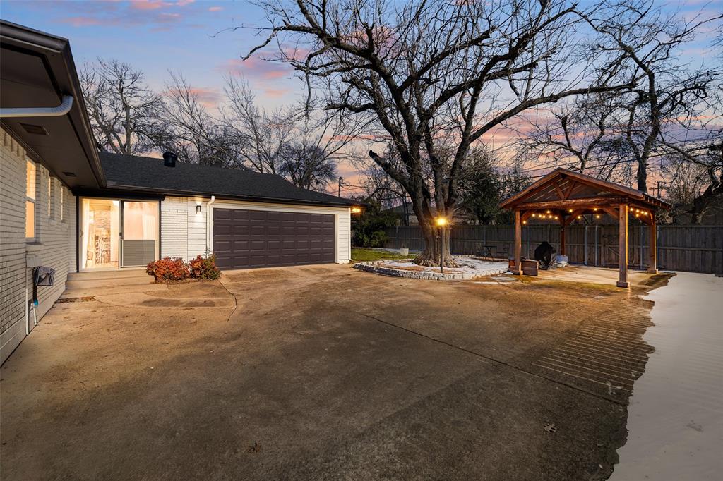 8026 Fall River Drive Dallas, TX 75228 - Photo 34 of 36