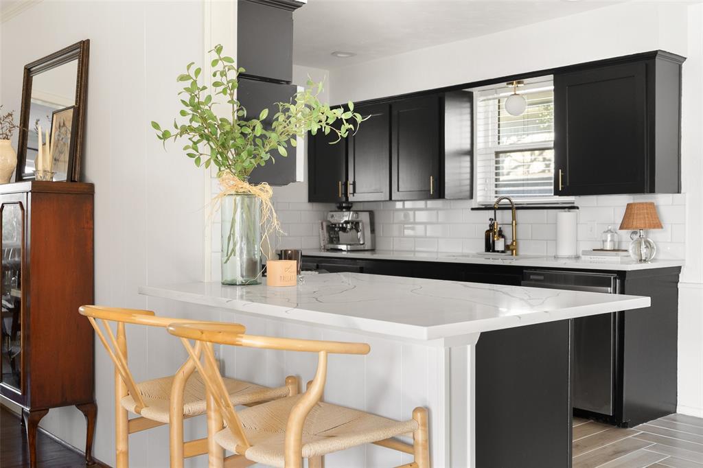 8026 Fall River Drive Dallas, TX 75228 - Photo 8 of 36