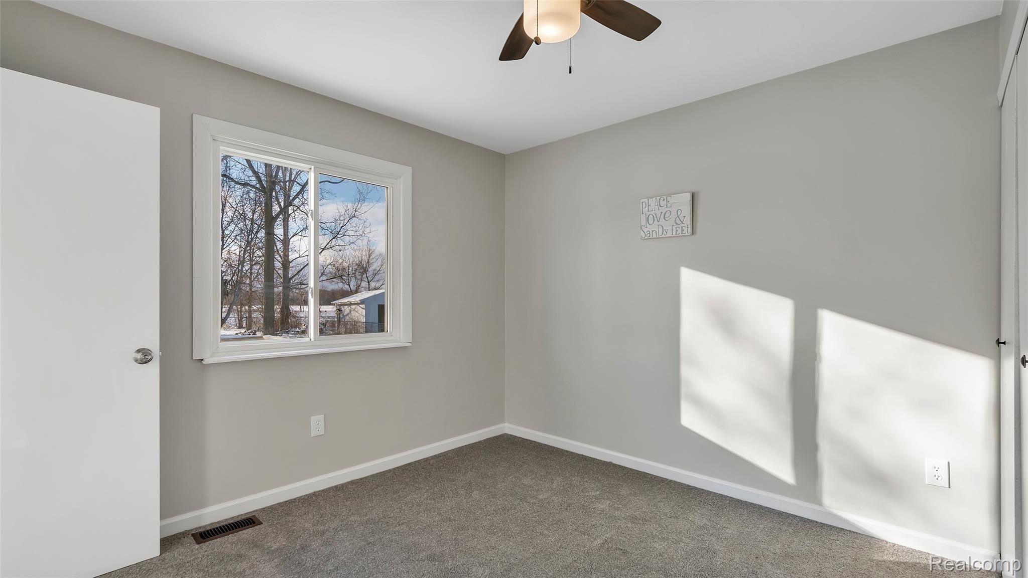 11270 East Coldwater Road Davison, MI 48423 - Photo 20 of 43 -MI-48423-windowstill-21.jpg