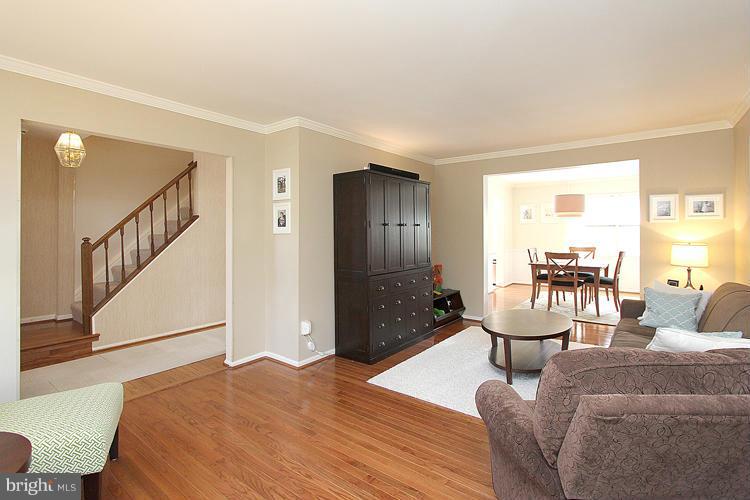 48 Pontiac Way Gaithersburg, MD 20878 - Photo 4 of 29 Family Room