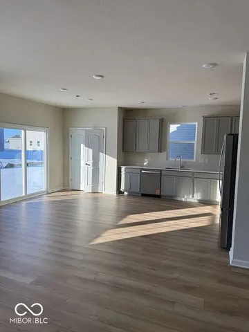 $2,400 | 3846 Riverstone Drive, Whitestown, IN 46075