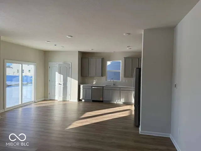 $2,400 | 3846 Riverstone Drive, Whitestown, IN 46075