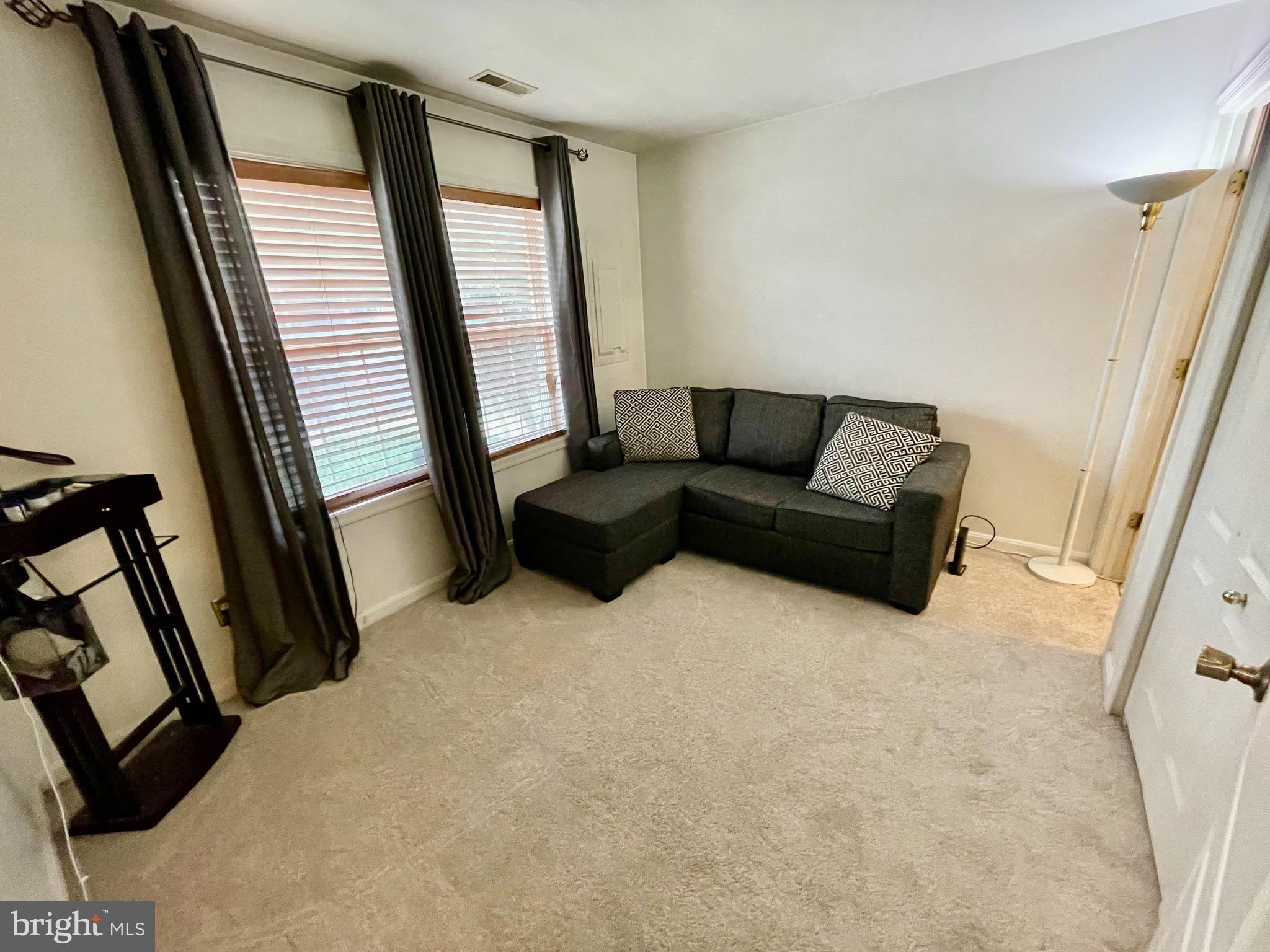 4th bedroom w/closet