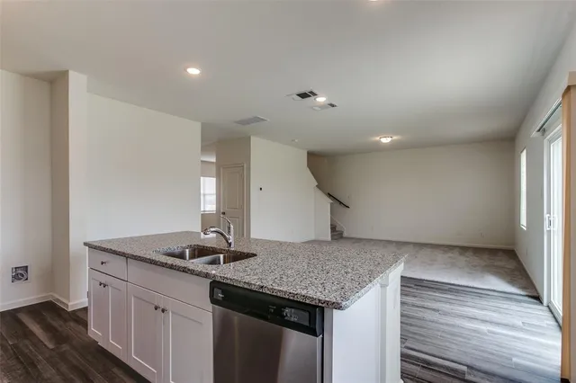 $2,300 | 10301 Castle Lyons Lane, Fort Worth, TX 76036