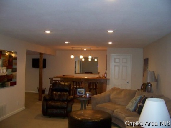 2900 Biscayne Drive Springfield, IL 62707 - Photo 17 of 24 Gallery Image 17