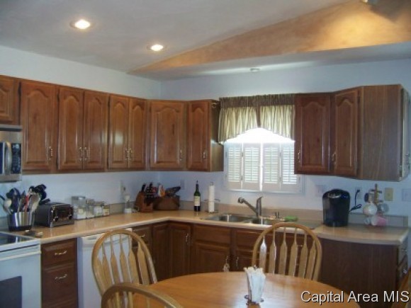 2900 Biscayne Drive Springfield, IL 62707 - Photo 7 of 24 Gallery Image 7