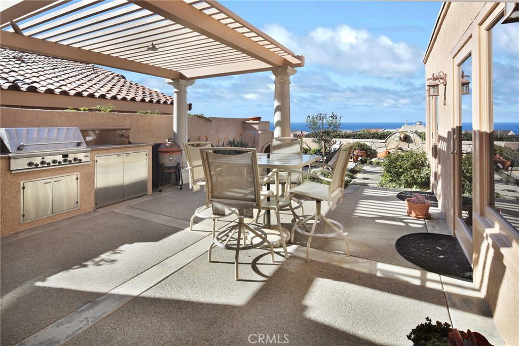 33821 Via Capri Avenue Dana Point, CA 92629 - Photo 18 of 42 BUILT-IN OUTDOOR KITCHEN