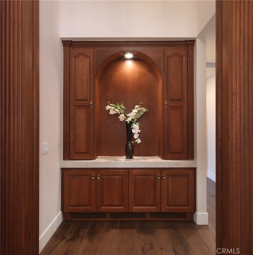 33821 Via Capri Avenue Dana Point, CA 92629 - Photo 6 of 42 DRAMATIC ENTRY WITH AMAZING ARCHITECTURAL DETAIL