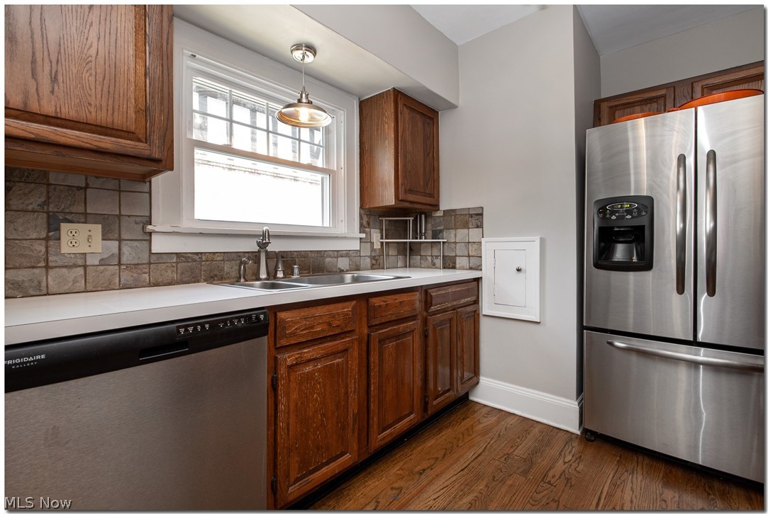 3246 Warrington Road Cleveland, OH 44120 - Photo 16 of 35