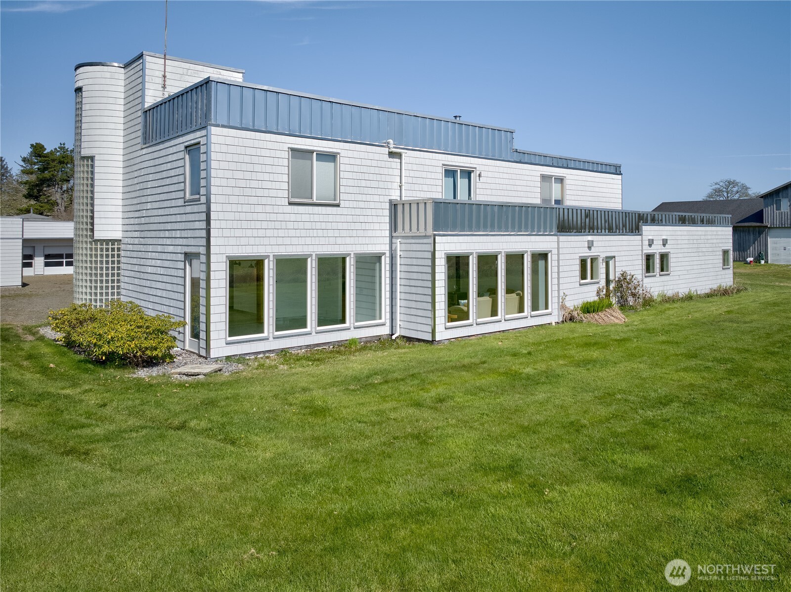 6804 Chatham Way Ilwaco, WA 98624 - Photo 5 of 40