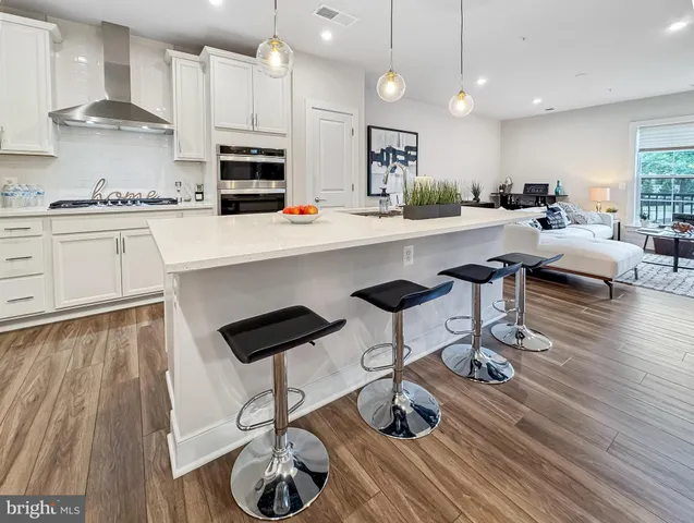 $3,700 | 102 St Ives National Harbor, Unit 204, Oxon Hill, MD 20745