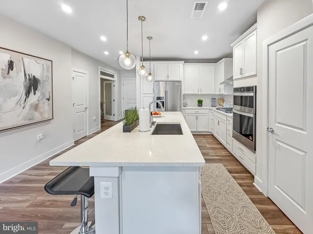 $3,700 | 102 St Ives National Harbor, Unit 204, Oxon Hill, MD 20745