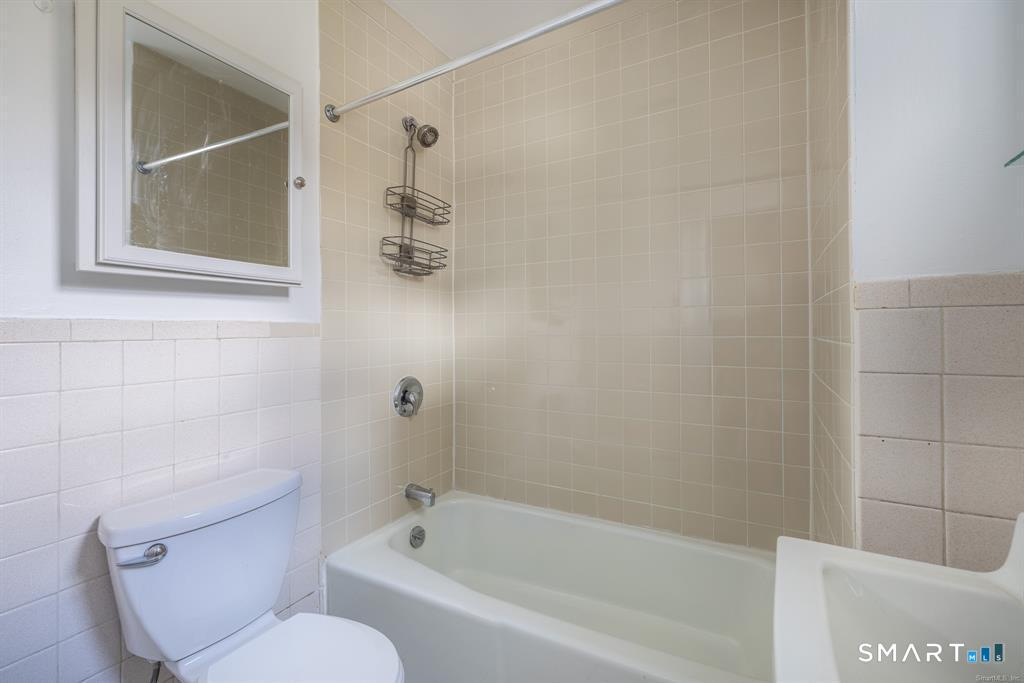 38 North Spring Street Ansonia, CT 06401 - Photo 16 of 29