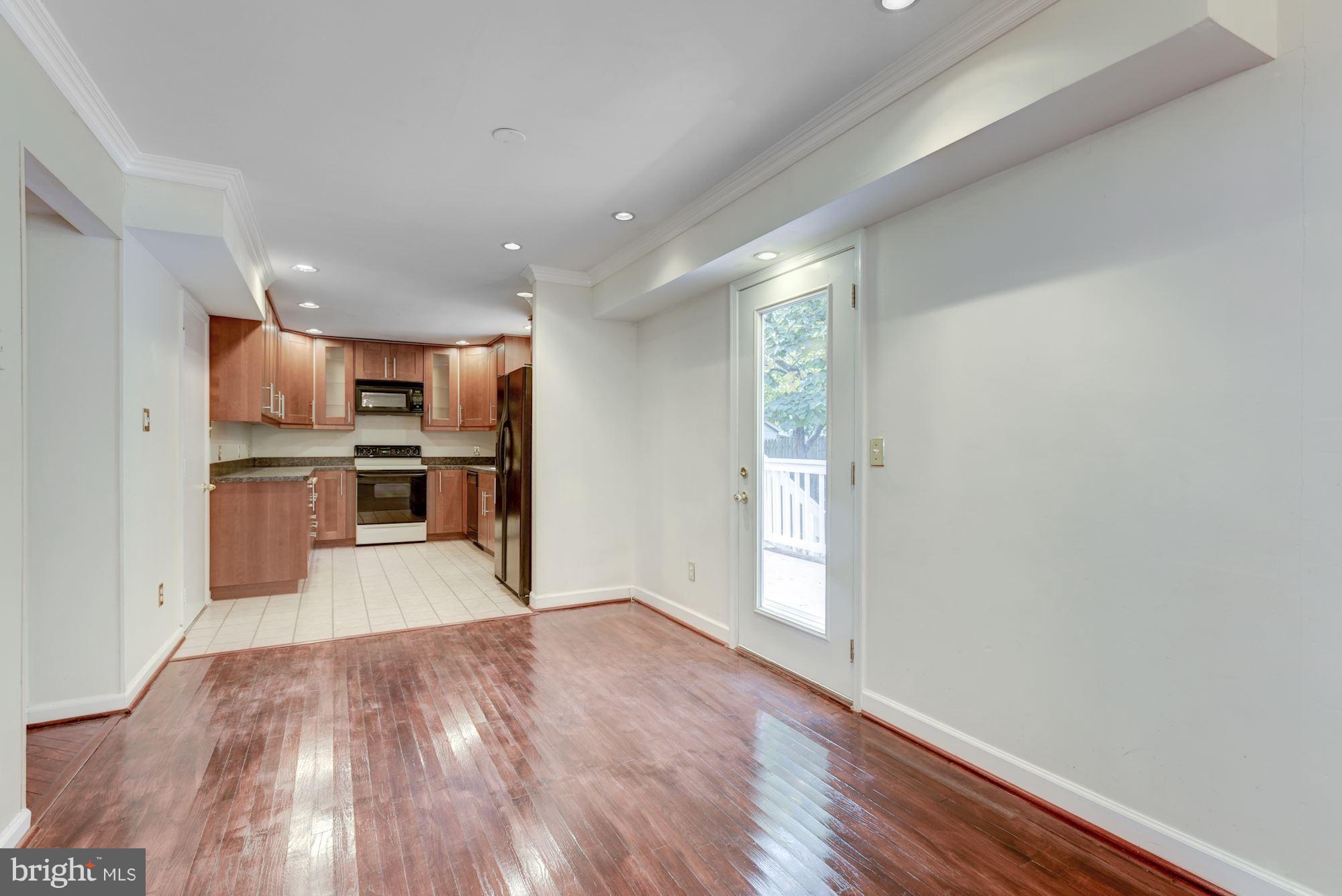 13636 Poplar Tree Road Chantilly, VA 20151 - Photo 14 of 30 Flex room off kitchen