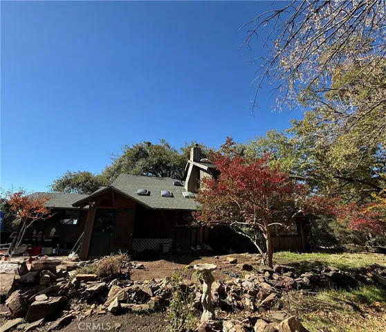 a view of outdoor space with green space