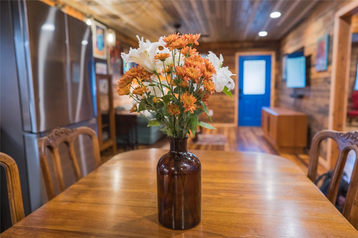 1148 Gunter Street Austin, TX 78721 - Photo 13 of 38 a vase of flowers sitting on a table