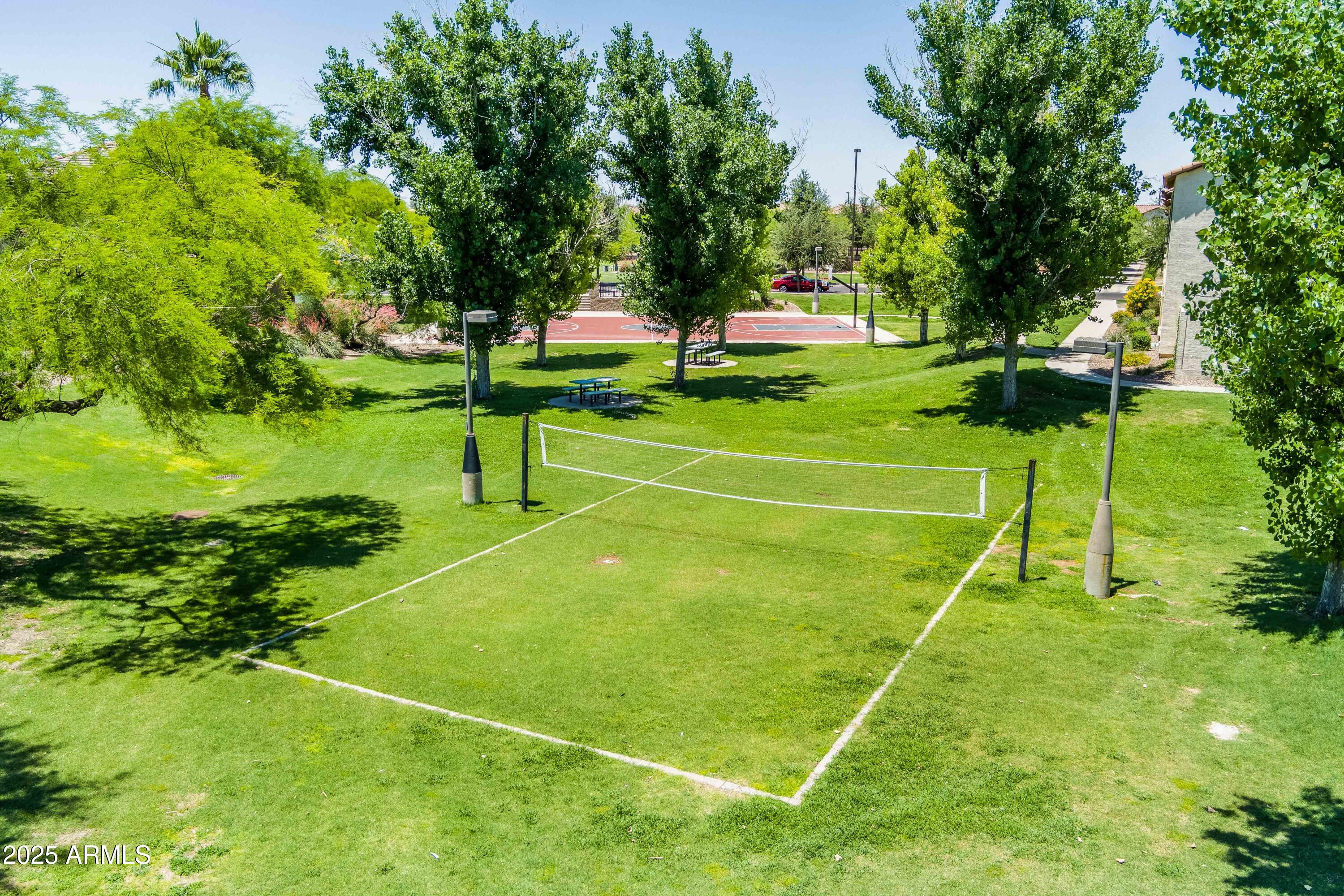 4495 East Woodside Way Gilbert, AZ 85297 - Photo 60 of 80 a view of an indoor basketball court