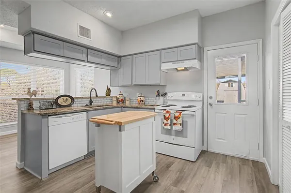 $2,250 | 718 Argone Court, Euless, TX 76039