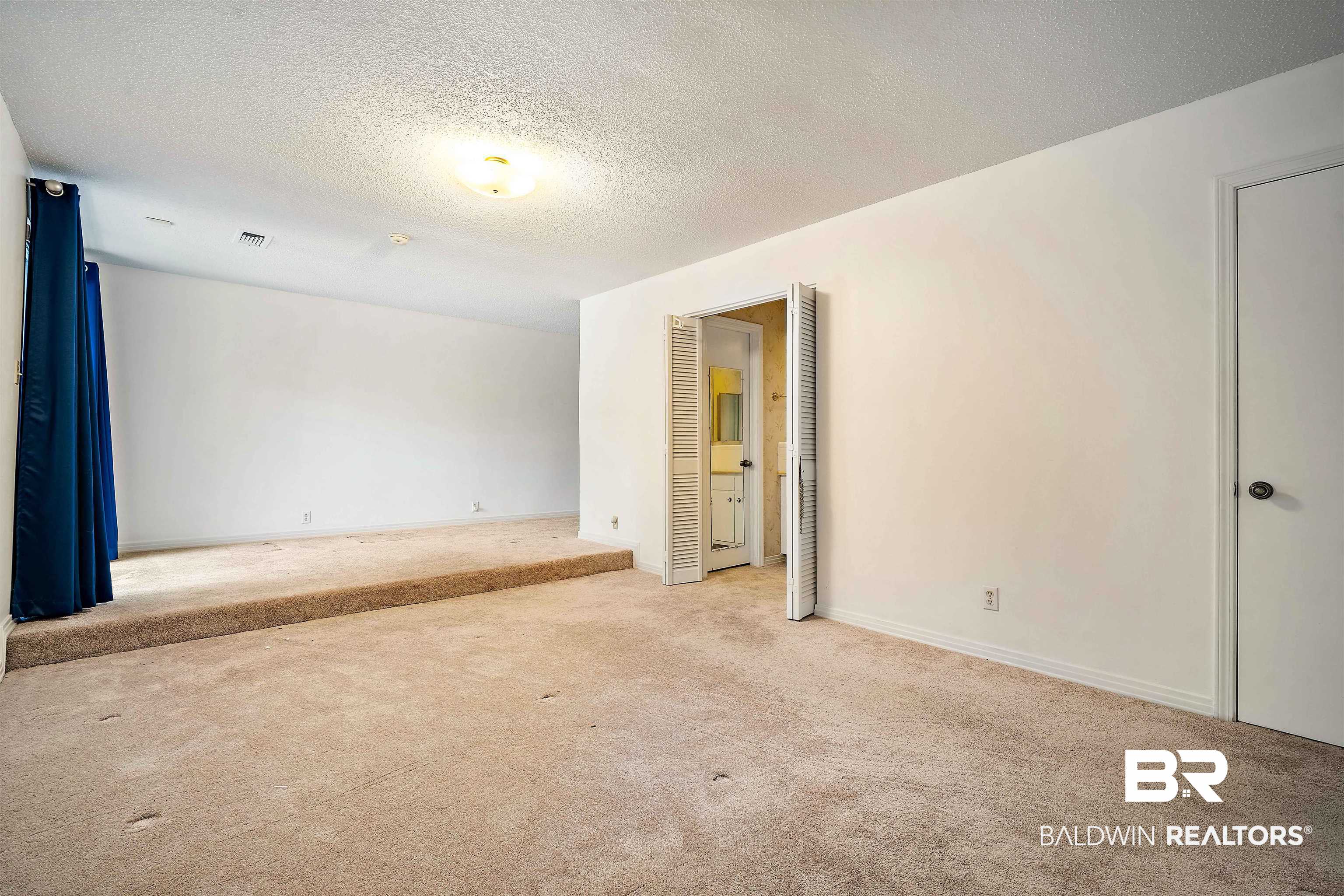5559 Woodside Drive North Mobile, AL 36608 - Photo 17 of 28 Primary Bedrom