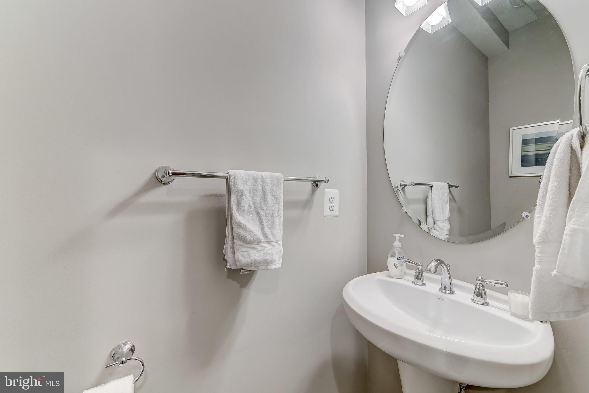 1136 Riverside Avenue Baltimore, MD 21230 - Photo 14 of 41