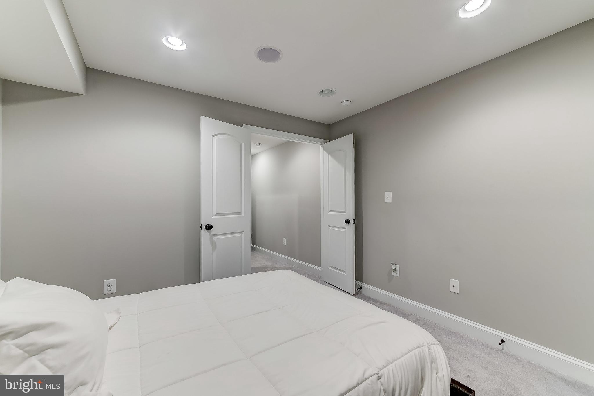 1136 Riverside Avenue Baltimore, MD 21230 - Photo 35 of 41
