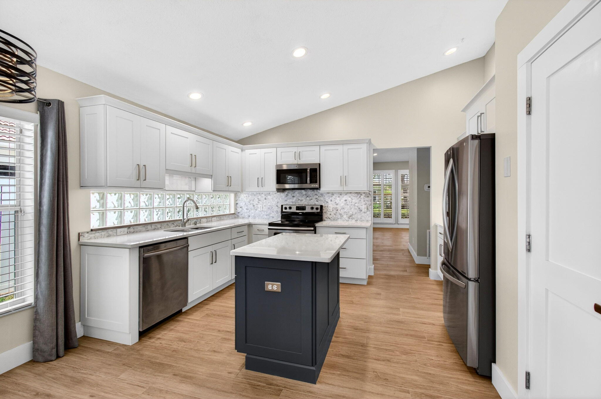 1142 Canoe Point Delray Beach, FL 33444 - Photo 23 of 68 Kitchen