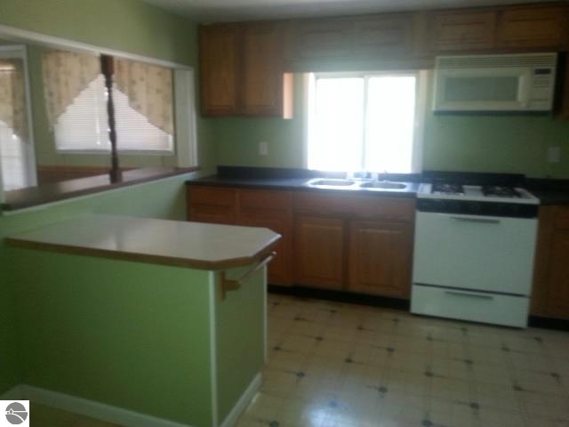 2126 Jefferson Road Harrison, MI 48625 - Photo 10 of 20 1784422-9.JPG