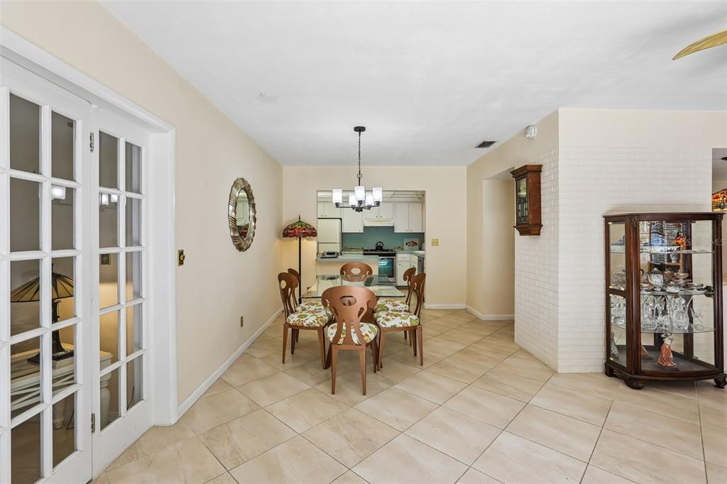 1856 Southview Road Largo, FL 33770 - Photo 6 of 27