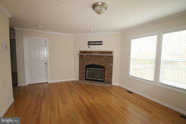 5953 Sandy Point Road Kinsale, VA 22488 - Photo 8 of 22 Family Room