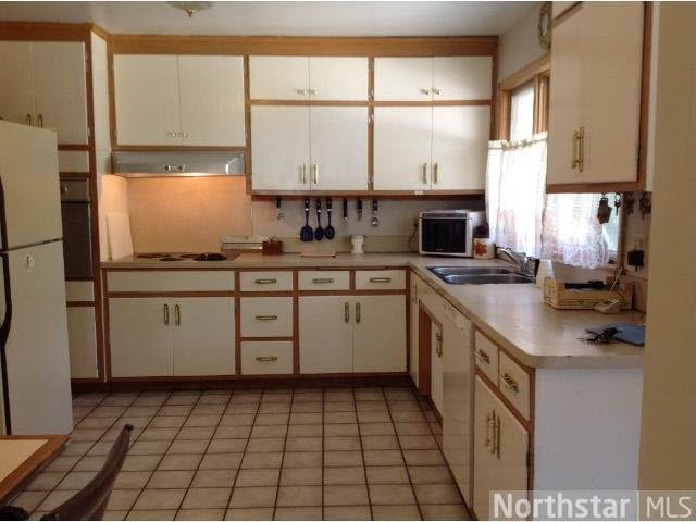 2577 Pascal Street Roseville, MN 55113 - Photo 2 of 8 Gallery Image 2