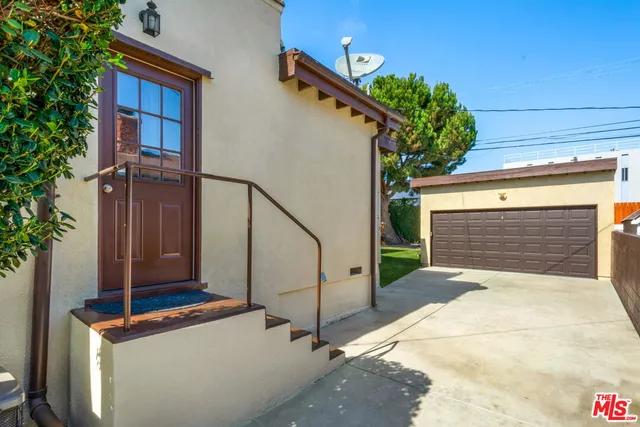 a view of front door and small space