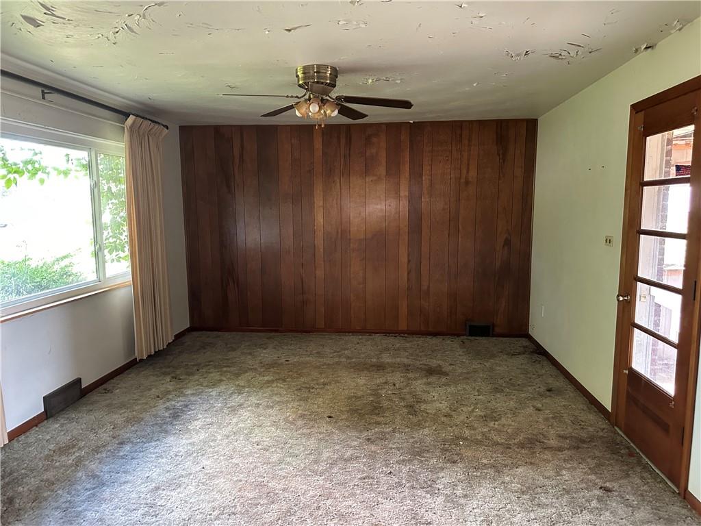 196 Hannahstown Road Butler, PA 16002 - Photo 2 of 11